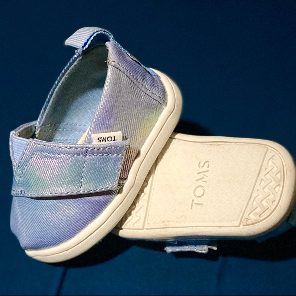 baby girl iridescent tom’s! size 4 [tiny]